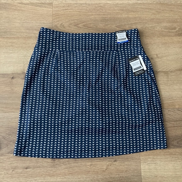 NWT Seg’ments Luxe Skort - L - Picture 4 of 12